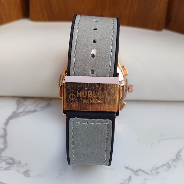ساعت مردانه بند چرمی هابلوت