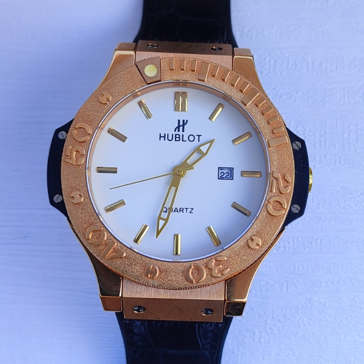 ساعت چرمی هابلوت پسرانه موتور اصلی مناسب کادو تولد