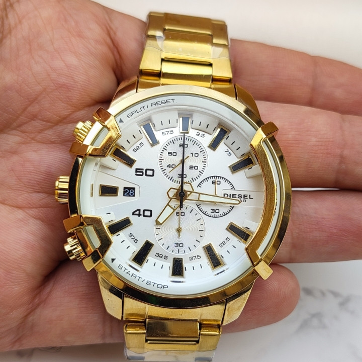 ساعت مردانه دیزل سه موتور طلایی