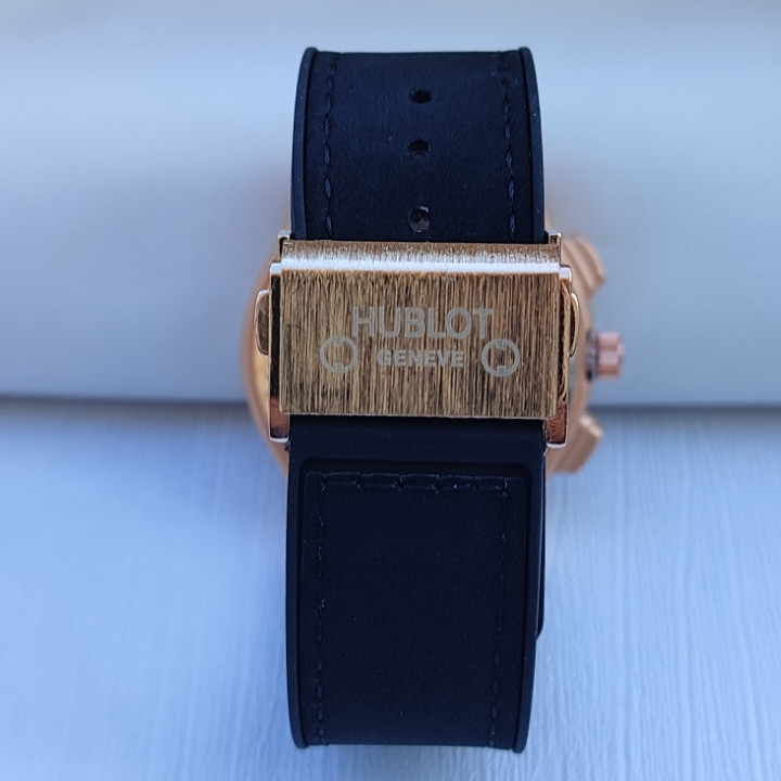 خرید ساعت چرمی مردانه هابلوت طرح سه موتور