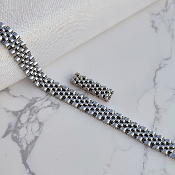 خرید اکسسوری نقره ای مردانه