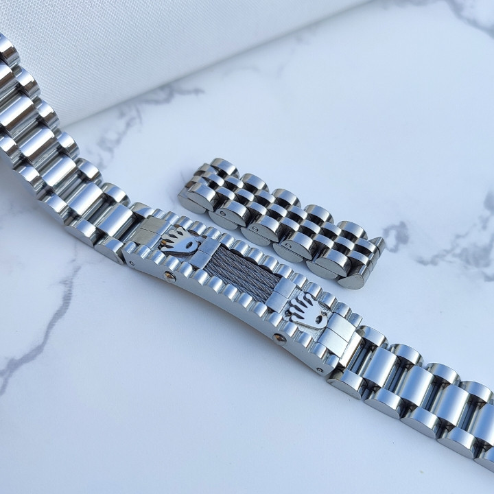 خرید دستبند مردانه نقره ای شیک استیل رنگ ثابت