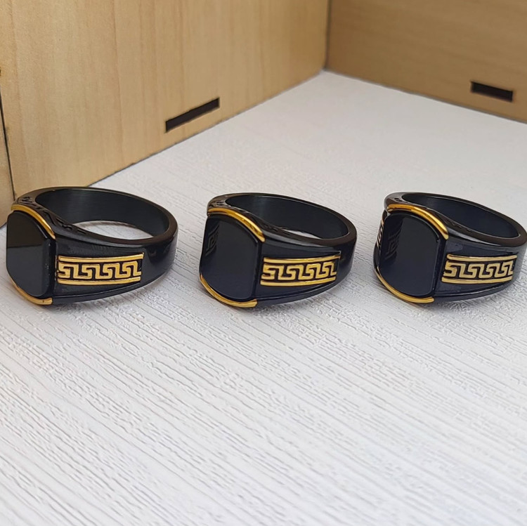 خرید انگشتر مشکی مردانه نگین دار