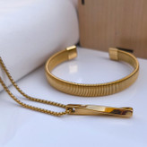 خرید ست بنگل و گردنبند مردانه طلایی استیل رنگ ثابت