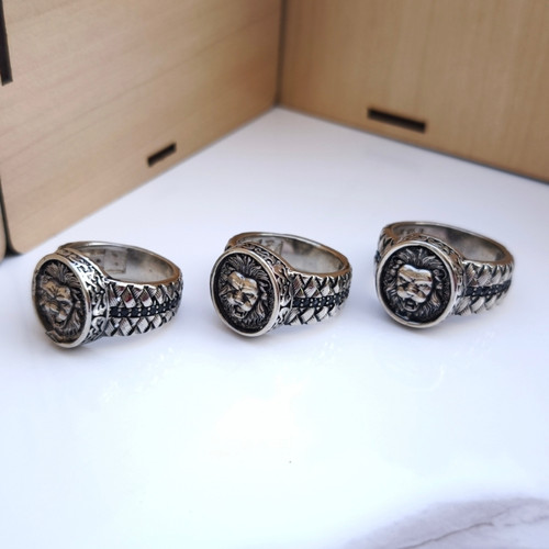 خرید انگشتر شیر مردانه نقره ای رنگ ثابت