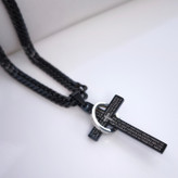 خرید گردنبند صلیب مردانه مشکی شیک