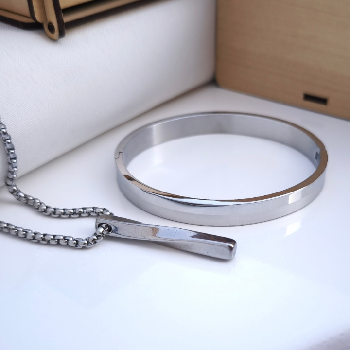 خرید ست گردنبند و دستبند مردانه شیک رنگ ثابت