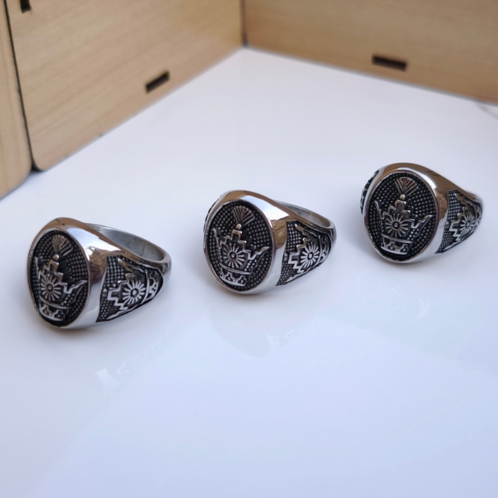 خرید انگشتر تاج مردانه نقره ای استیل رنگ ثابت