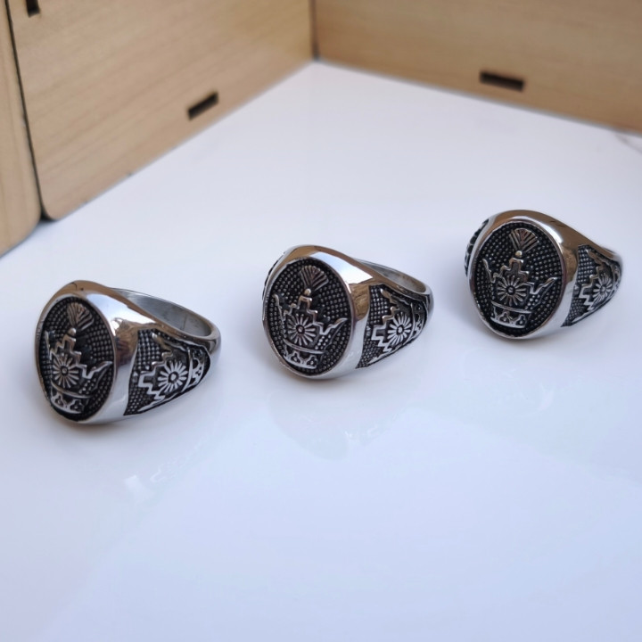 خرید انگشتر تاج مردانه نقره ای استیل رنگ ثابت