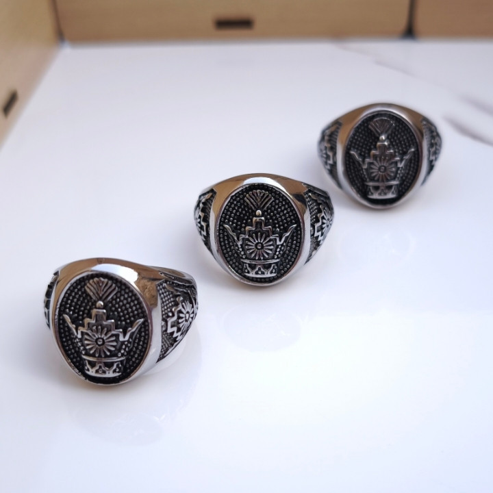 خرید انگشتر مردانه تاج استیل رنگ ثابت