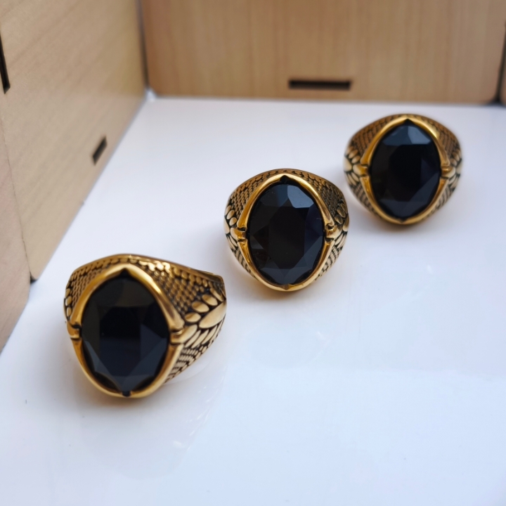 خرید انگشتر مردانه نگین مشکی