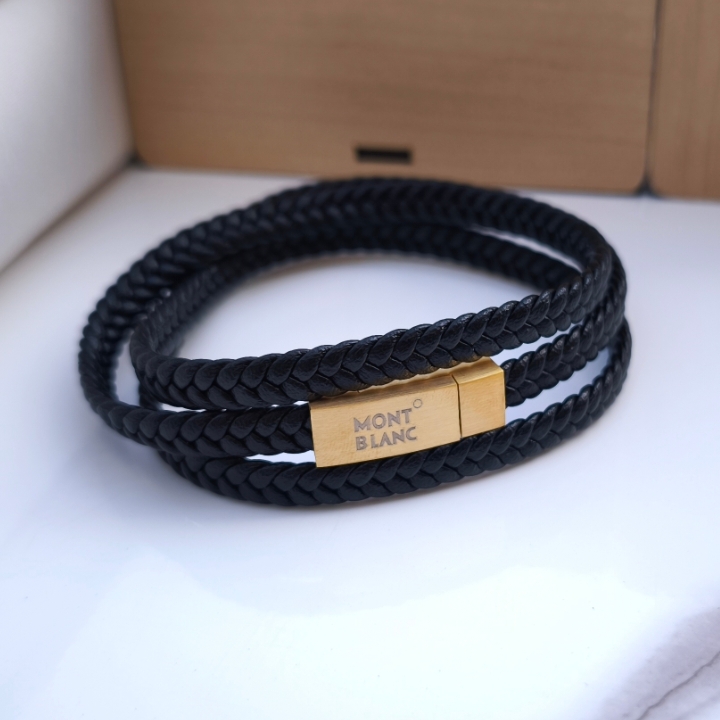 خرید دستبند مونتبلانک چرمی سه دور قفل مگنتی مشکی