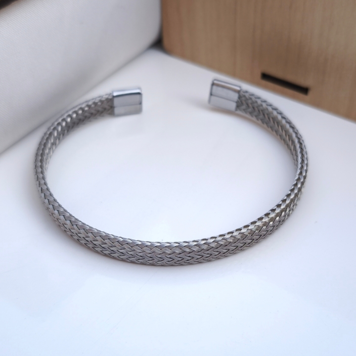 خرید بنگل پسرانه شیک رنگ ثابت نقره ای فری سایز