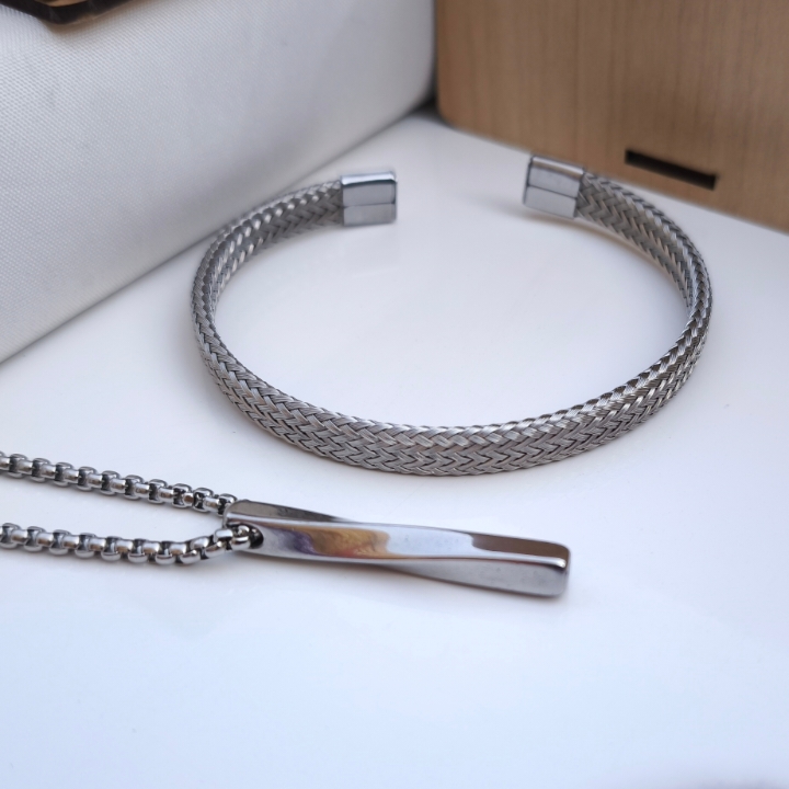 خرید ست بنگل و گردنبند پیچی پسرانه نقره ای رنگ ثابت مناسب کادو