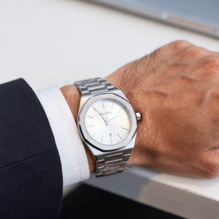 خرید ساعت مردانه بند فلزی نقره ای شیک رنگ ثابت ارزان