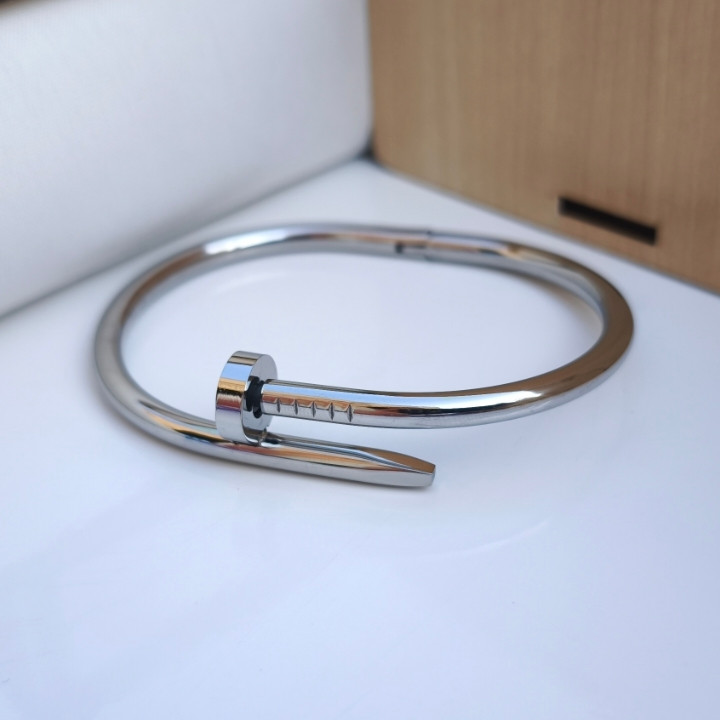 خرید دستبند طرح میخ مردانه شیک رنگ ثابت ارزان