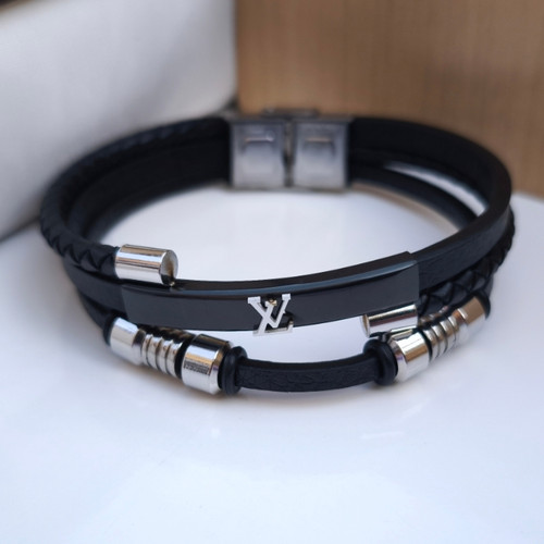 خرید دستبند چرمی پسرانه چهار ردیفه لویی ویتون شیک ارزان