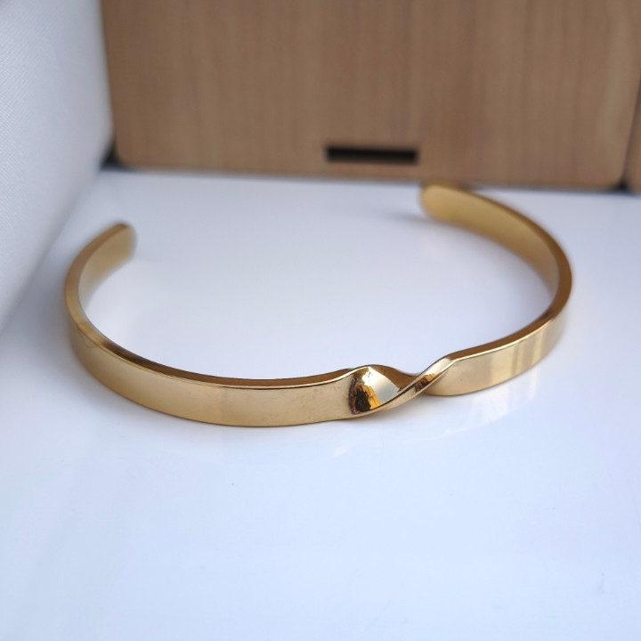 خرید دستبند مردانه شیک ارزان طلایی مناسب هدیه