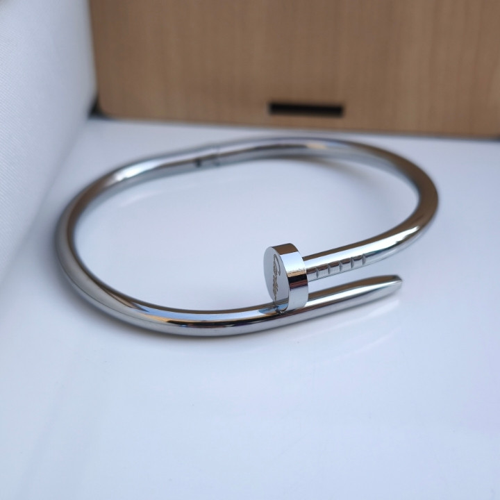 خرید دستبند مردانه طرح میخ کارتیر استیل رنگ ثابت شیک ارزان