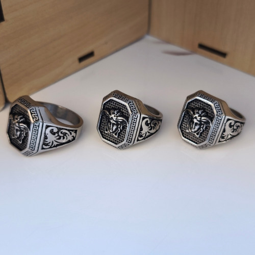 انگشتر ورساچه مردانه نقره ای استیل رنگ ثابت شیک ارزان مناسب کادو