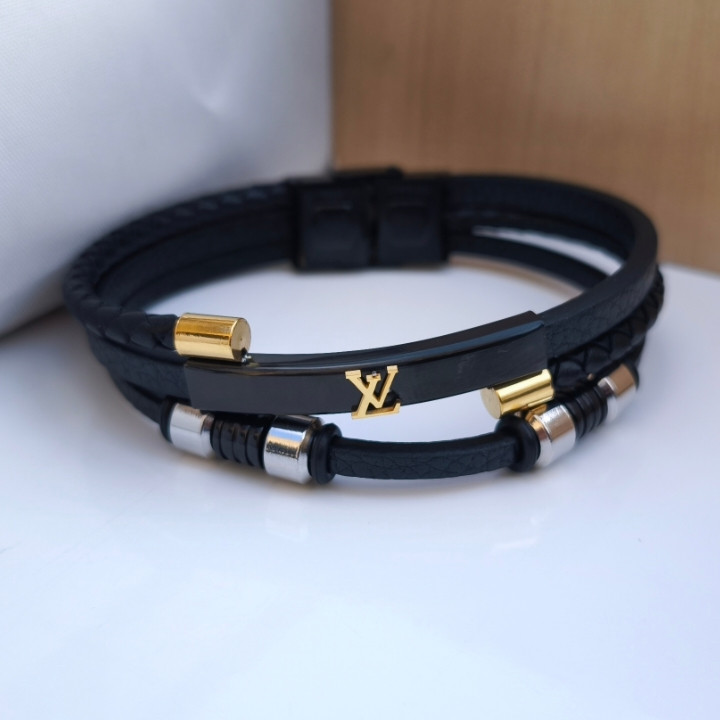 خرید دستبند چرمی مردانه مشکی چهار دور لویی ویتون شیک ارزان مناسب کادو